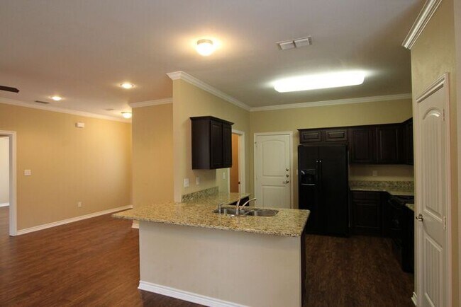 Building Photo - Coming Soon! Gorgeous 3 Bedroom Home in Th...