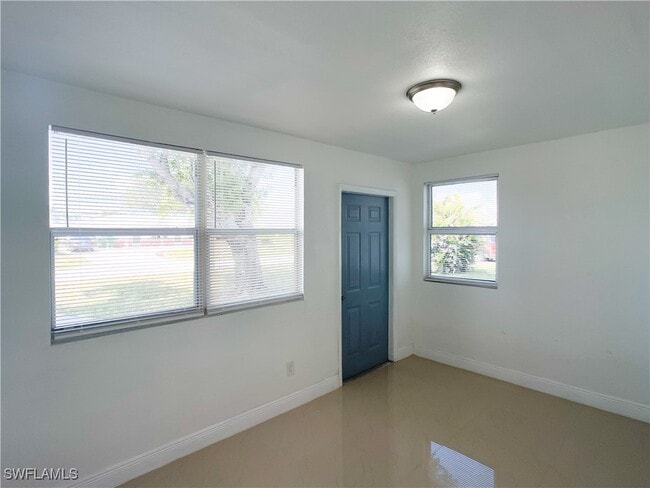 Building Photo - 4839 Tudor Dr