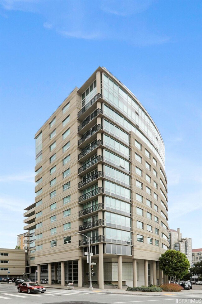 Building Photo - 1388 Gough St