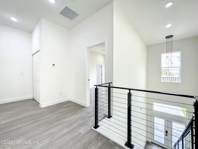 Building Photo - 5395 Heckscher Dr