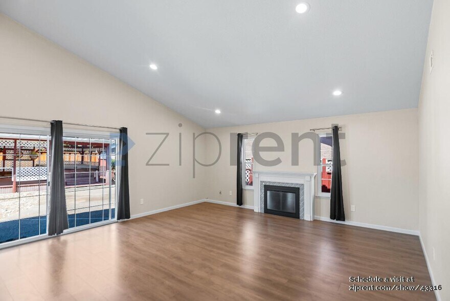 Building Photo - 33525 Bardolph Cir