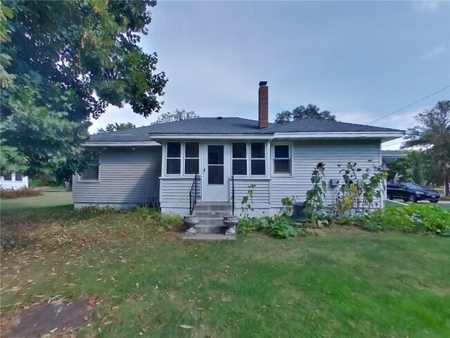 Building Photo - 406 E River St