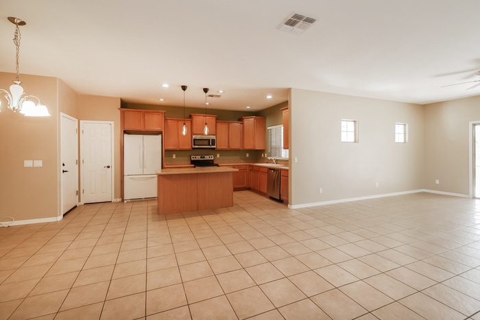 Building Photo - 5033 W Harwell Rd