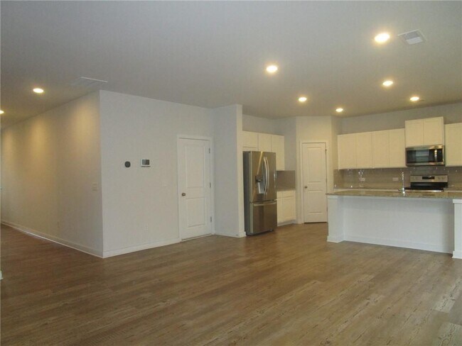 Building Photo - 5169 Un Hts Wy