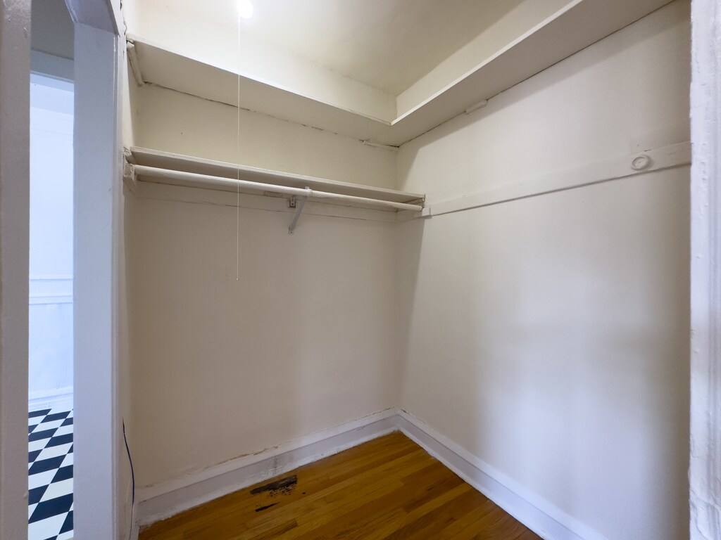 Building Photo - 3308 W Schubert Ave