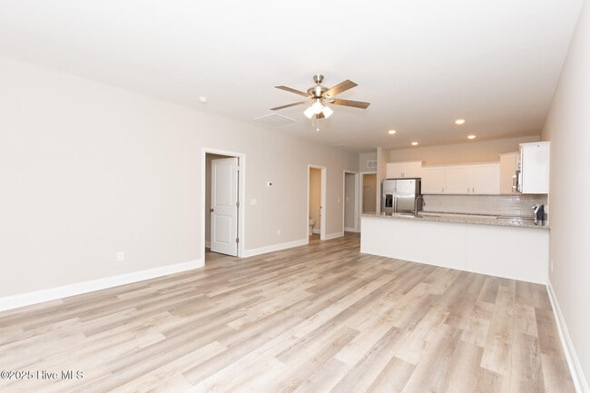 Building Photo - 190 Coastline Cir
