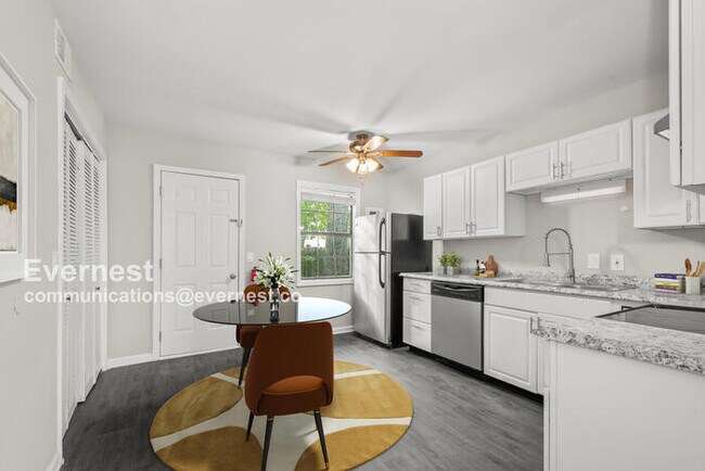 Primary Photo - 324 Walton Ferry Rd