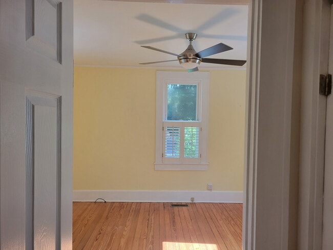 Building Photo - 794 Ribaut Rd