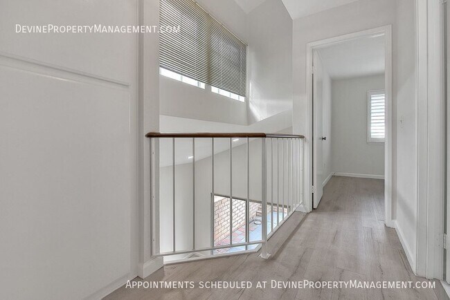 Building Photo - 902 California Privado