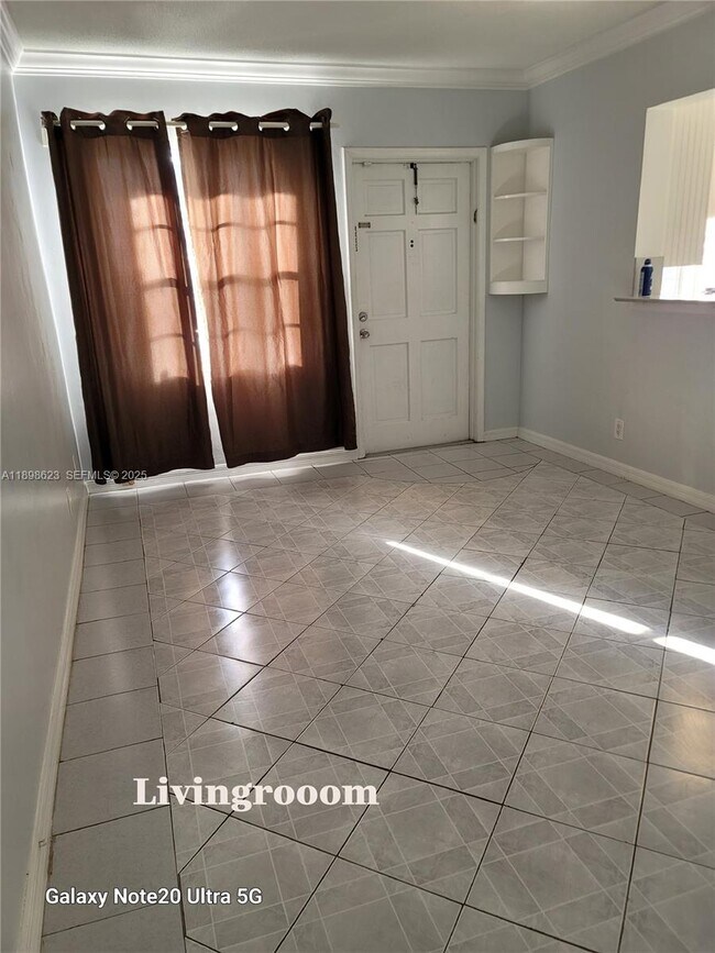 Building Photo - 2219 Polk St