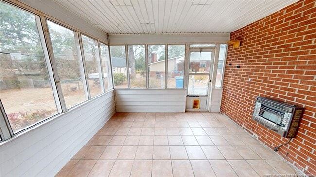 Building Photo - 4020 Welmont Dr