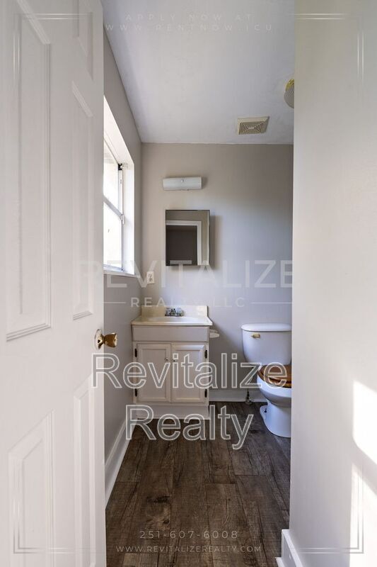 Building Photo - 1746 Cody Rd N