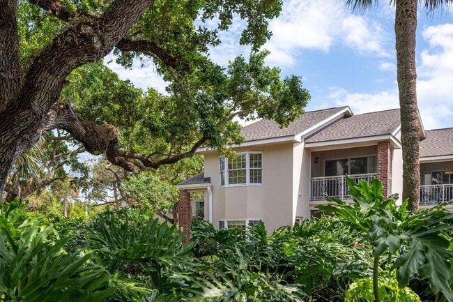 Building Photo - 2 Park Shores Cir