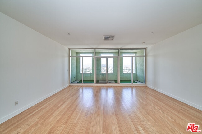 Building Photo - 3810 Wilshire Blvd