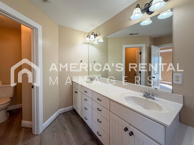 Building Photo - Calera One-Level Living with Spacious Layout