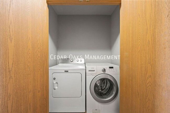 Building Photo - 249 Erin Pl