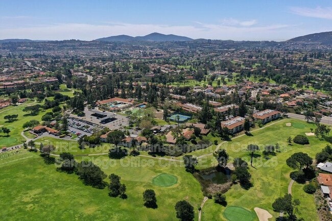 Building Photo - 12576 Oaks N Dr