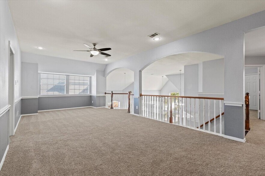 Building Photo - 892 Brentwood Dr