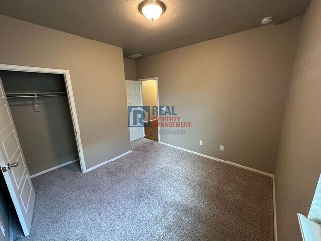 Building Photo - 4854 S Sicily St