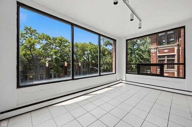 Building Photo - 5229 S Greenwood Ave