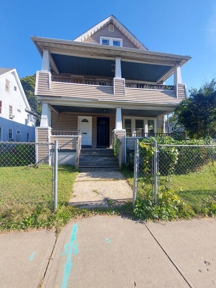 Primary Photo - 837 Carew St