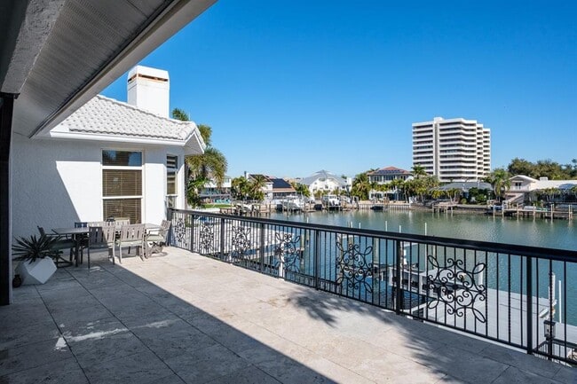 Building Photo - 5949 Seabird Dr S