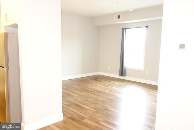 Building Photo - 228 S Mill Rd