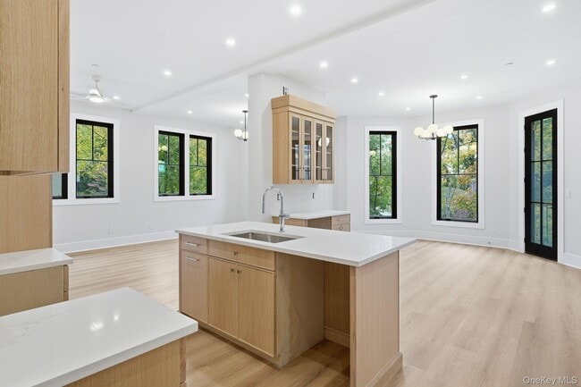 Building Photo - 34 Clinton Ave