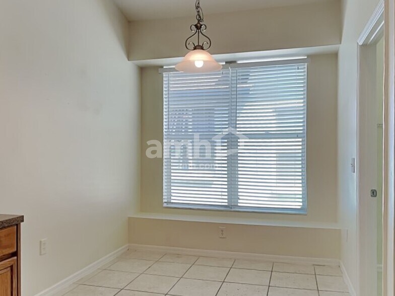 Building Photo - 4553 Marchmont Blvd