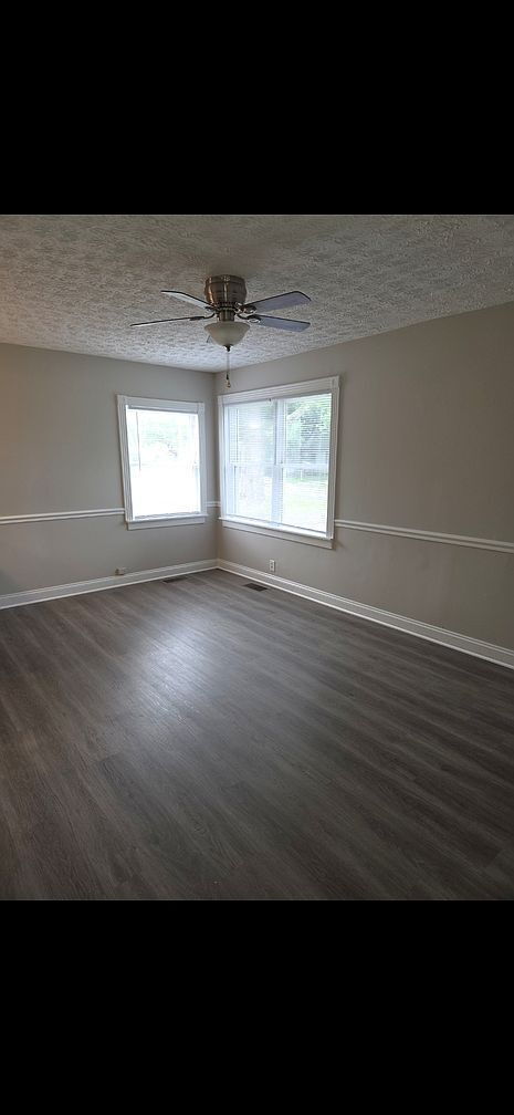 Building Photo - Single Family Home
