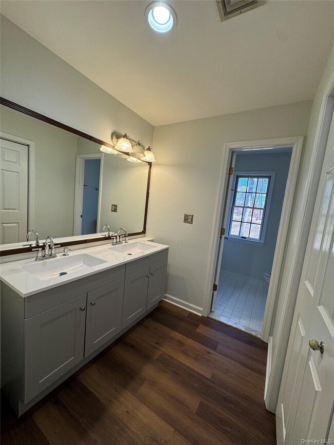 Building Photo - 31 Denman Rd