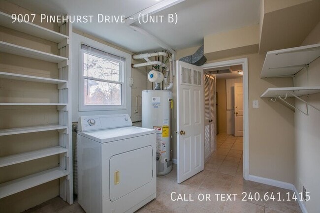 Building Photo - 9007 Pinehurst Dr