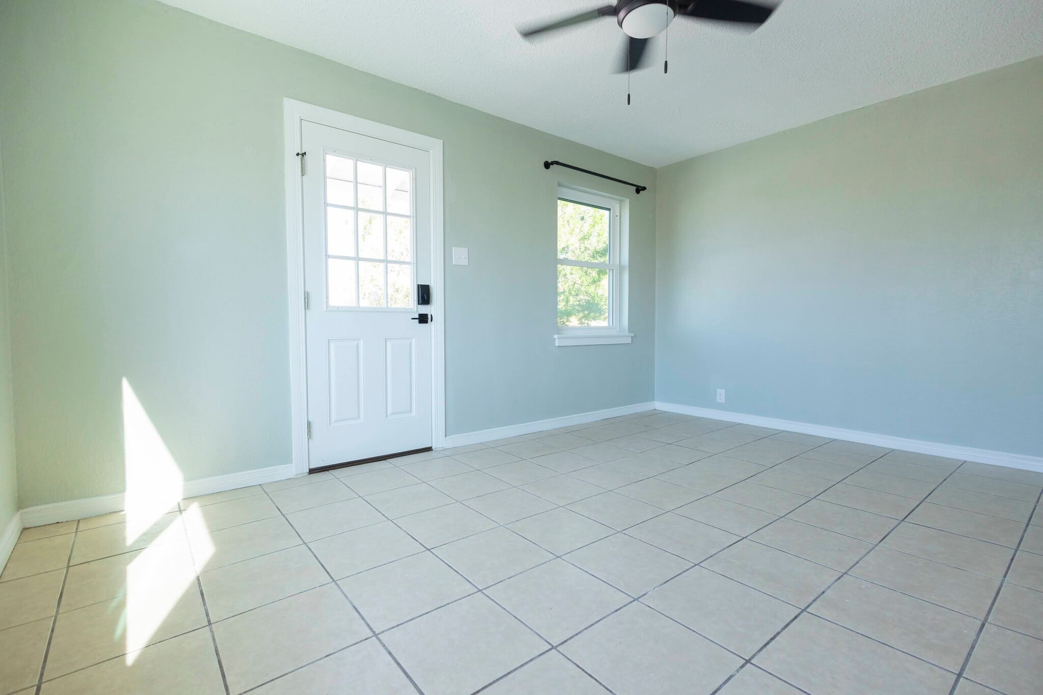 Living Room - 1200 Chadbourne St