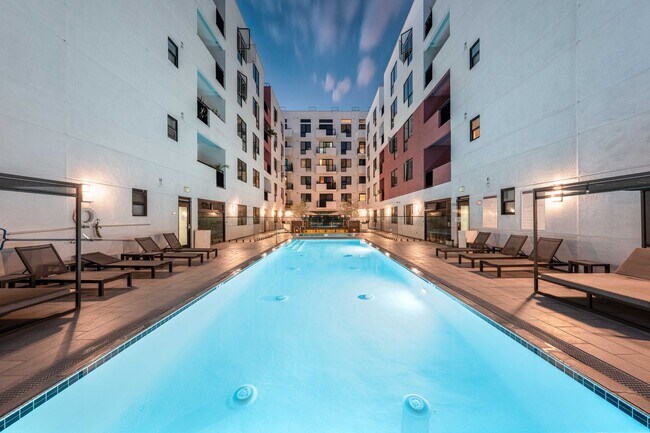 Building Photo - 1234 Wilshire Blvd