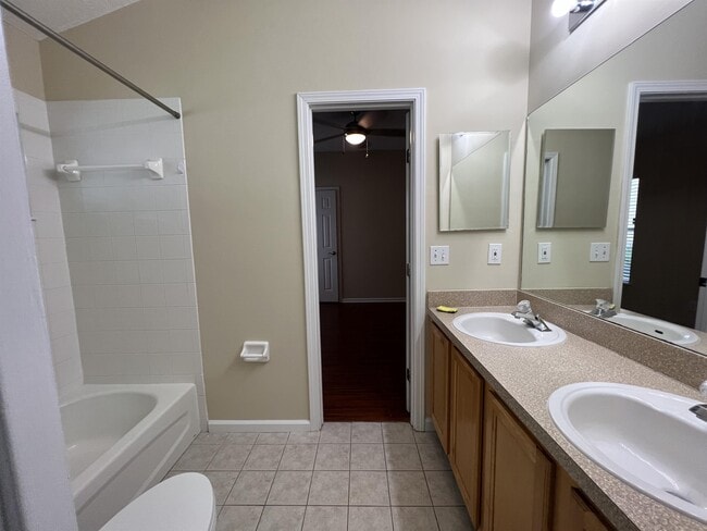 Building Photo - 3466 Laurel Leaf Dr