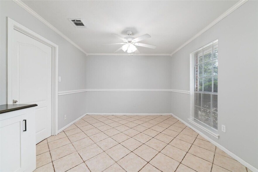 Formal Dinning Area - 25602 Oakhurst Dr