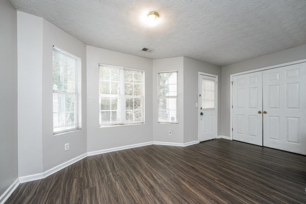 Building Photo - 2286 Strathmoor Manor Dr
