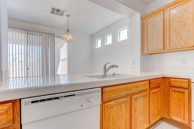 Building Photo - 9548 W Spring Blush Ave