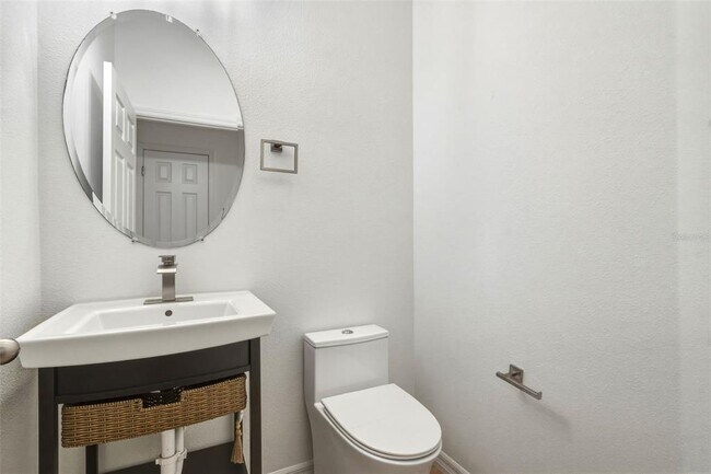 Building Photo - 9377 Meadow Hunt Way