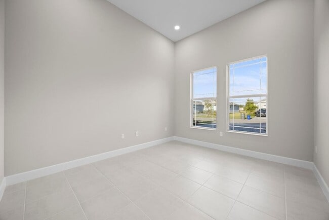 Building Photo - 5741 Beechnut Dr