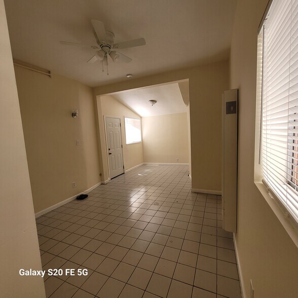 Entry - 1422 Orizaba Ave