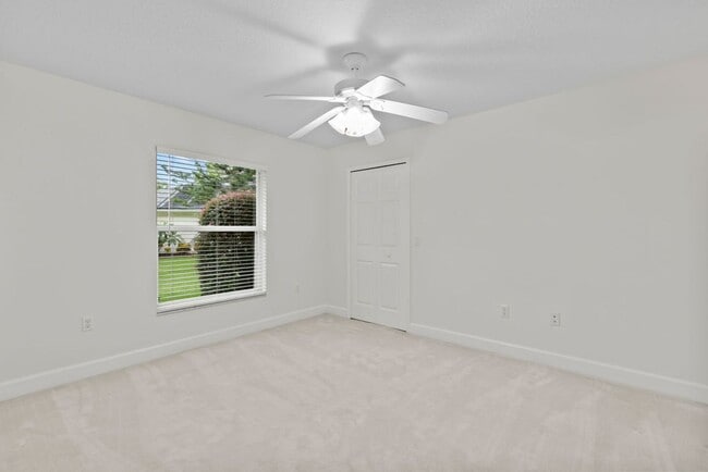 Building Photo - Beautiful Breakaway Trails Pool Home