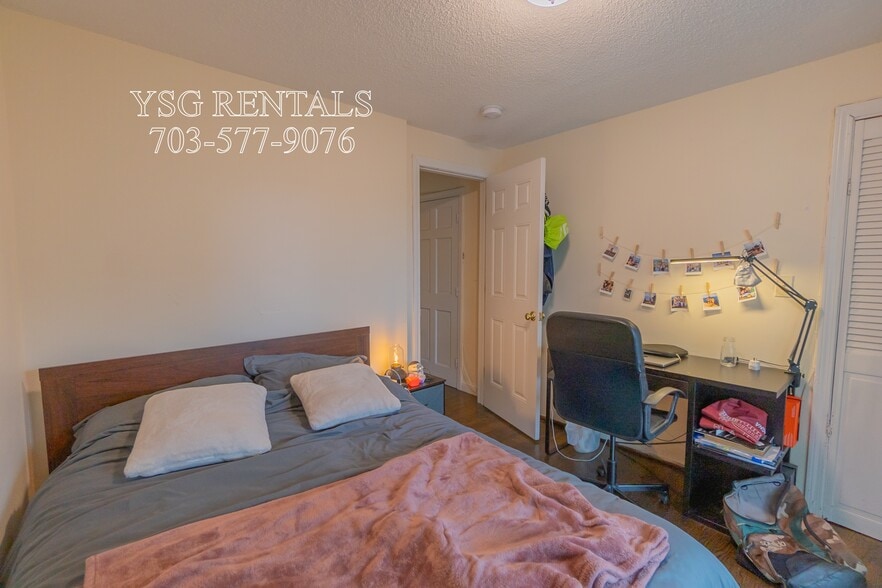 Building Photo - 260 Columbia St