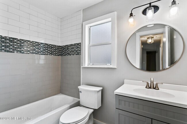 Building Photo - 13335 Currituck Dr N