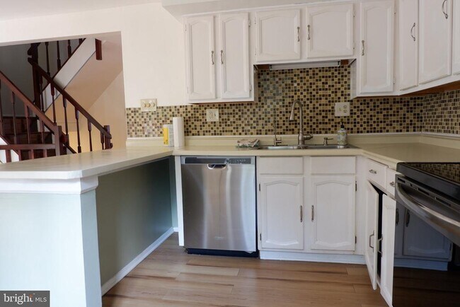 Building Photo - 8284 Mary Lee Ln