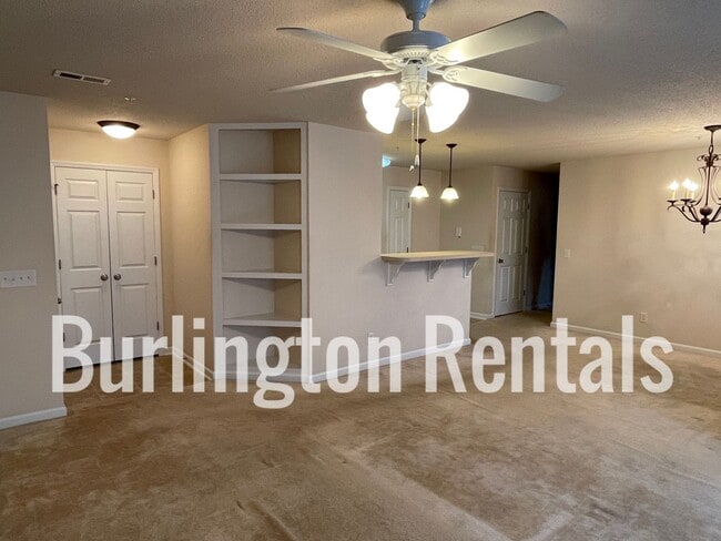 Building Photo - Condo / W. Burlington