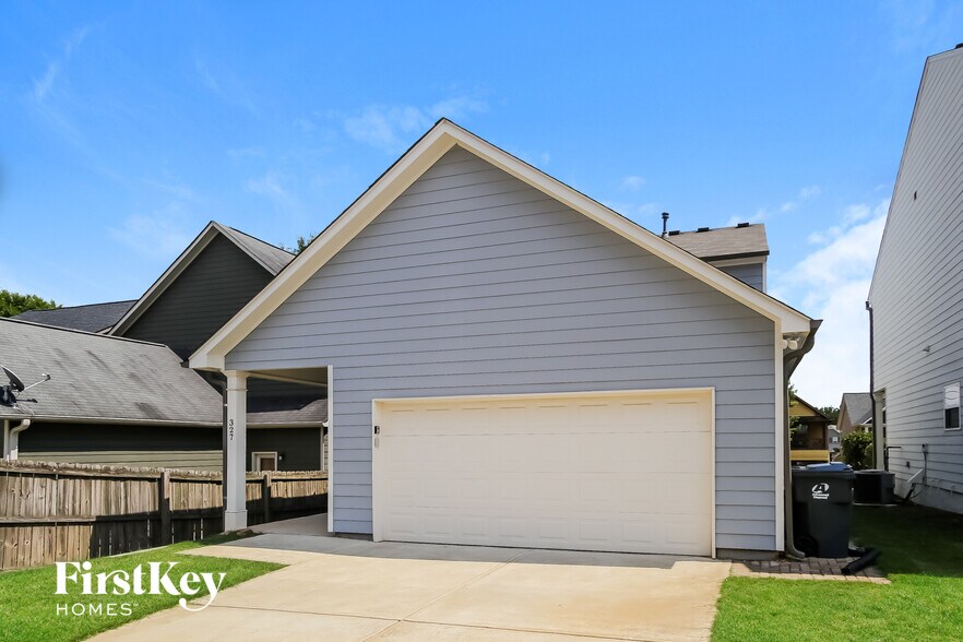 Building Photo - 327 Stoney Hollow Rd