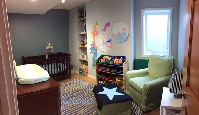 Building Photo - 4 Bed 2.5 Bath House One Block From North Boulder Park.