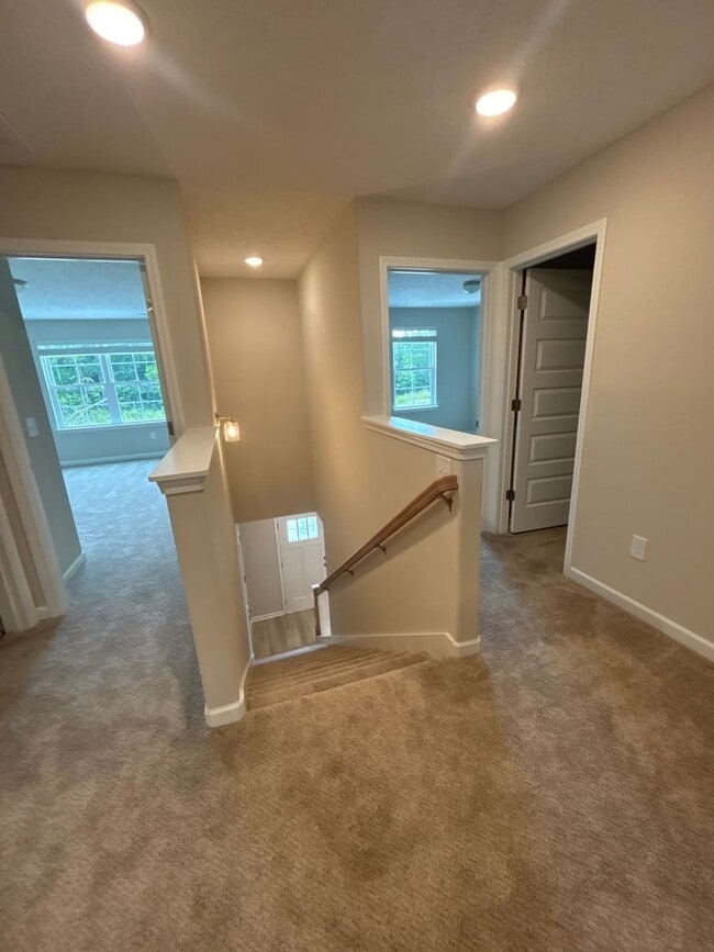 Building Photo - MOVE IN SPECIAL! - BRAND NEW 4 Bedroom Townhome in Shelbyville!