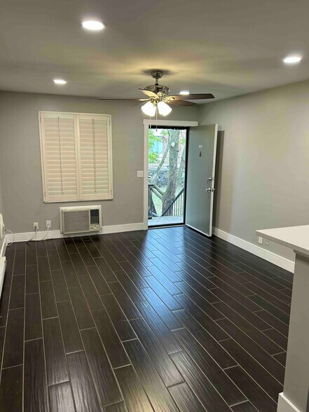 Building Photo - 2601 Hillsboro Pike